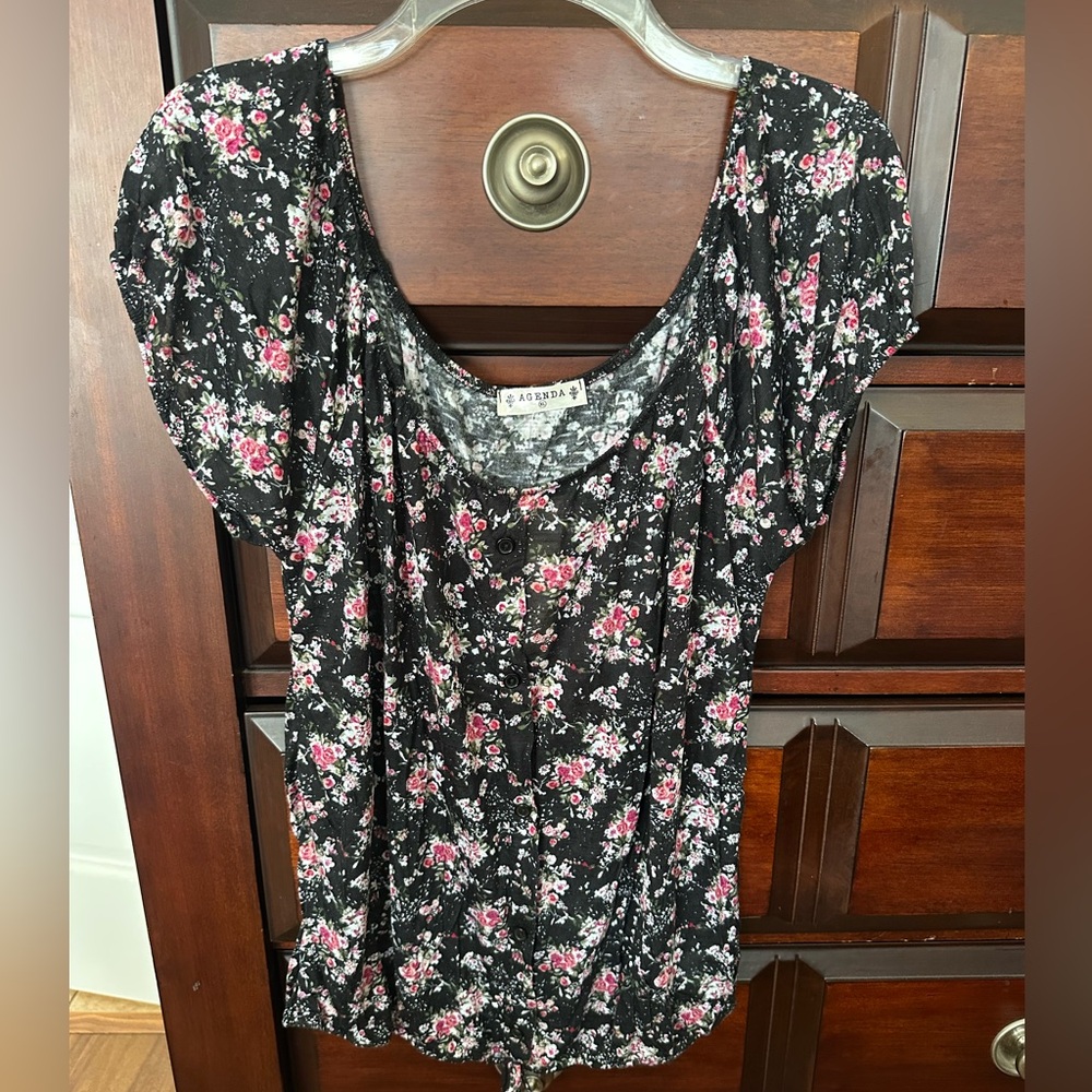 Women’s XL Cap Sleeve Elastic Neck/Waist Black Floral NWT Feminine Romantic Top